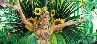 Disfruta el carnaval con Travel Zone.
